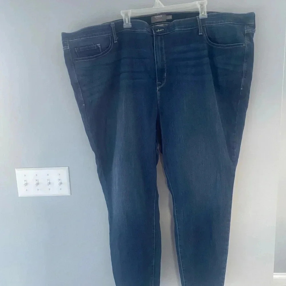 Torrid Denim Jeans Sky High Skinny Premium Stretch 30T Tall Plus Size High Rise